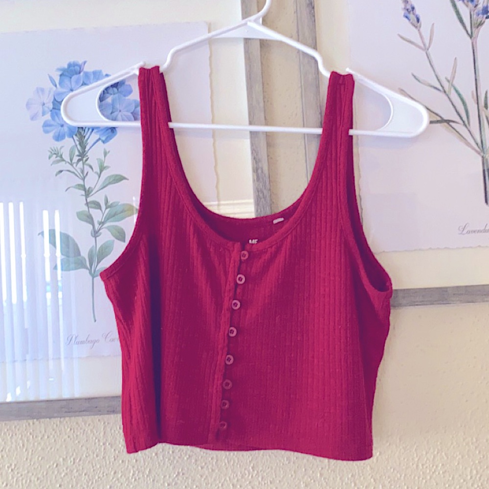Red me to we brand cropped tank top